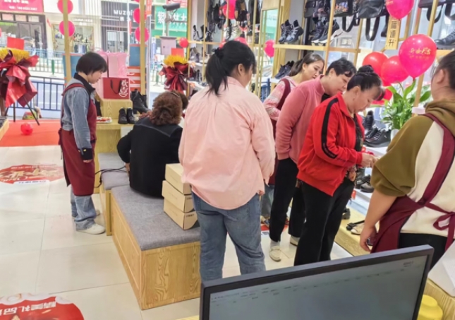 開鞋店新手怎么拿貨？